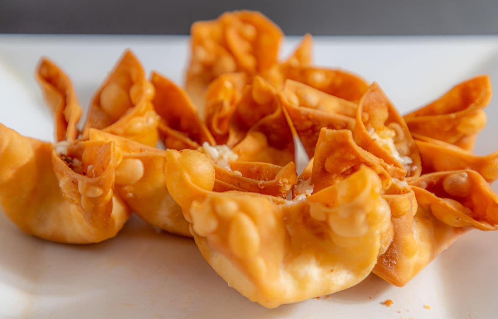 Does crab rangoon have carbs?