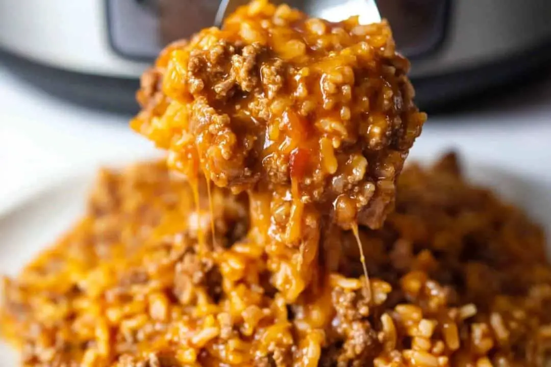 This Instant Pot Cheesy Taco Ground Beef and Rice is the ultimate one-pot meal for when you’re craving something hearty, cheesy, and just a little bit spicy. It’s got all the best taco flavors packed into a cozy, cheesy rice dish. Plus, it’s super quick and easy to make in your Instant Pot!